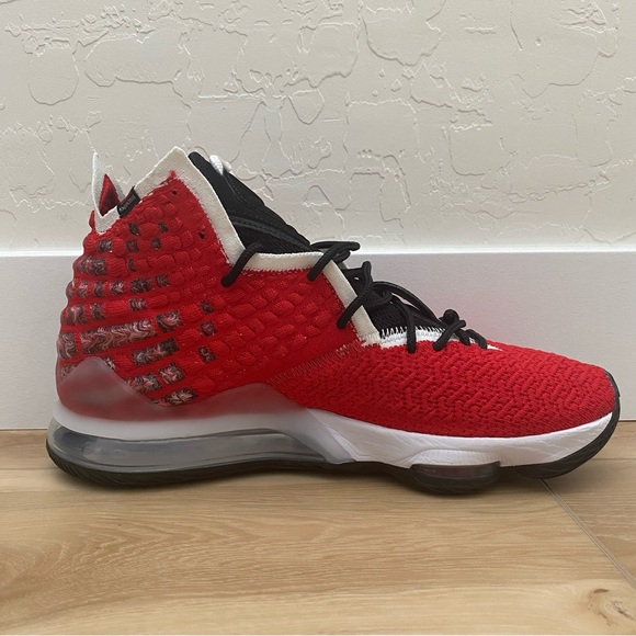 Lebron 17 ‘Uptempo’ - Picture 8 of 10